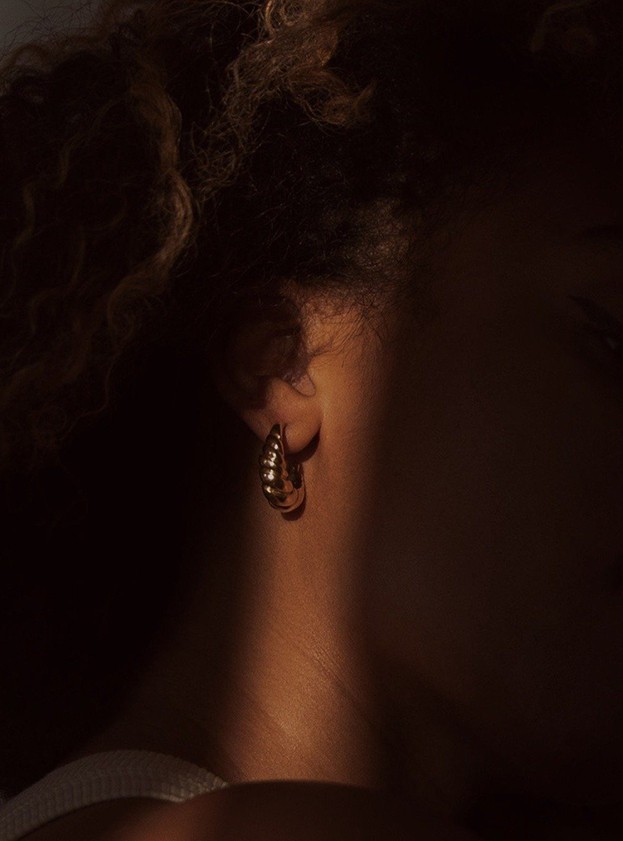gold shell hoop earrings